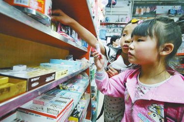 新學(xué)期將至開(kāi)學(xué)經(jīng)濟(jì)趨向高消費(fèi)